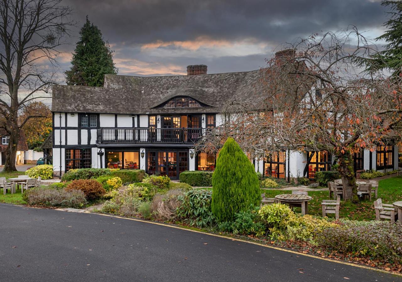 Thatchers East Horsley Exteriör bild